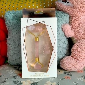 REVIVE BEAUTY ROSE QUARTZ ROLLER & STAND